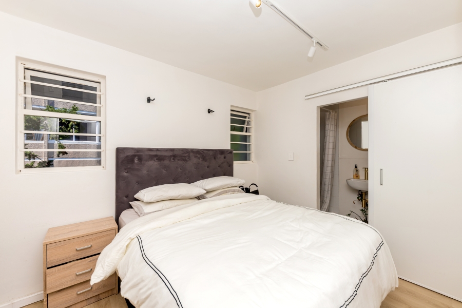 To Let 2 Bedroom Property for Rent in Sea Point Western Cape